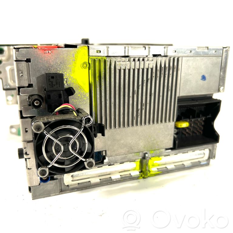 Radio / CD/DVD atskaņotājs / navigācija