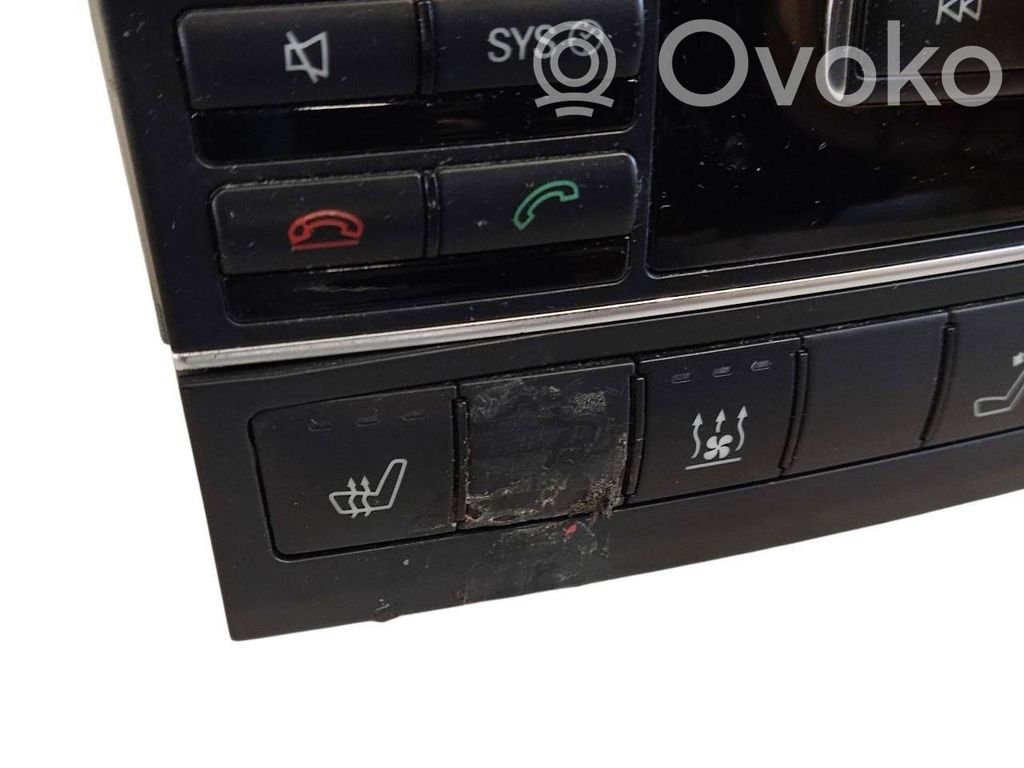 Radio / CD/DVD atskaņotājs / navigācija