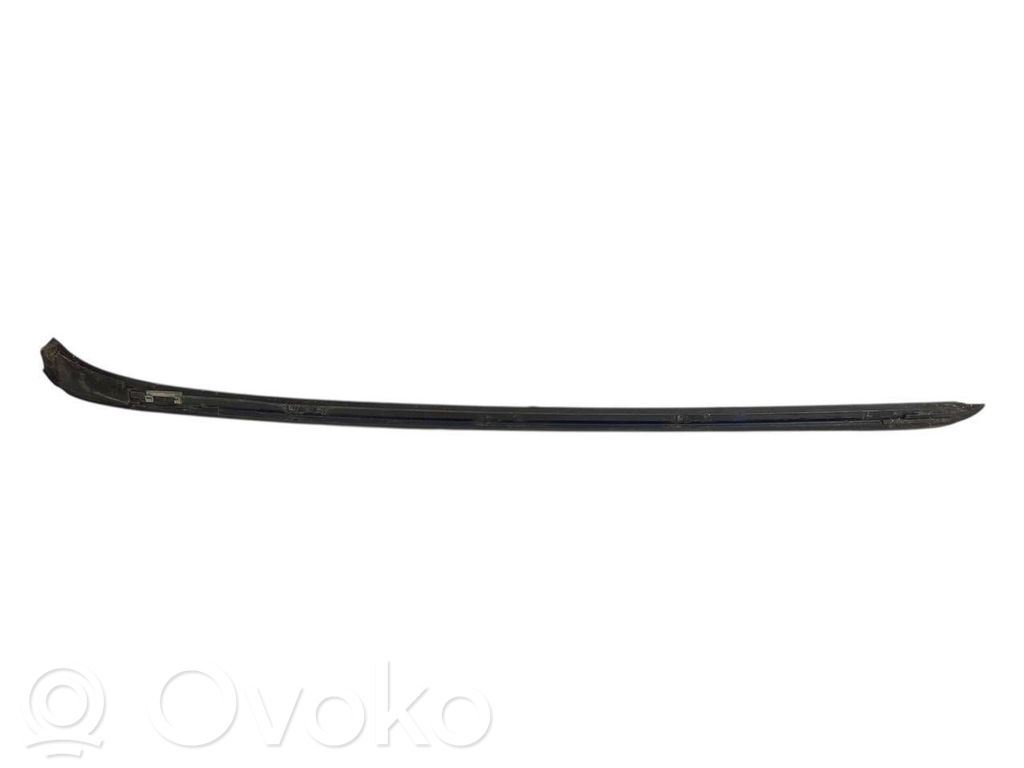 Vējstikla dekoratīvā apdare