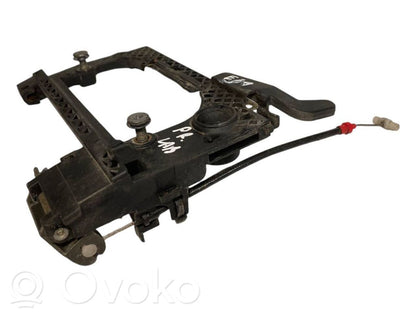 Holder/bracket for external opening handle at the front