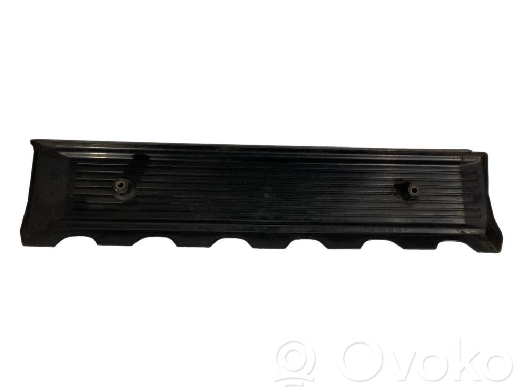 Dzinēja pārsegs (dekoratīva apdare)