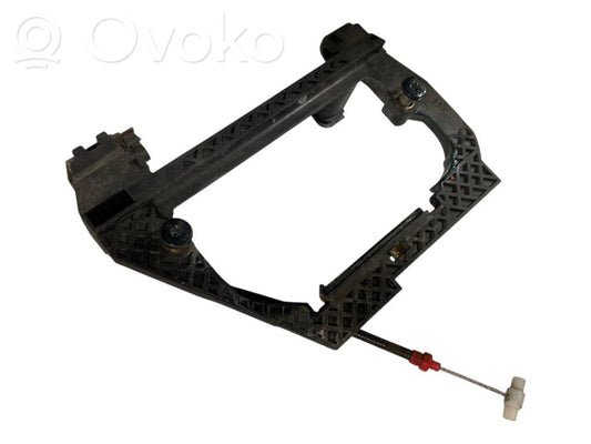 Aizmugurē turētājs / kronšteins ārējam atvēršanas rokturim