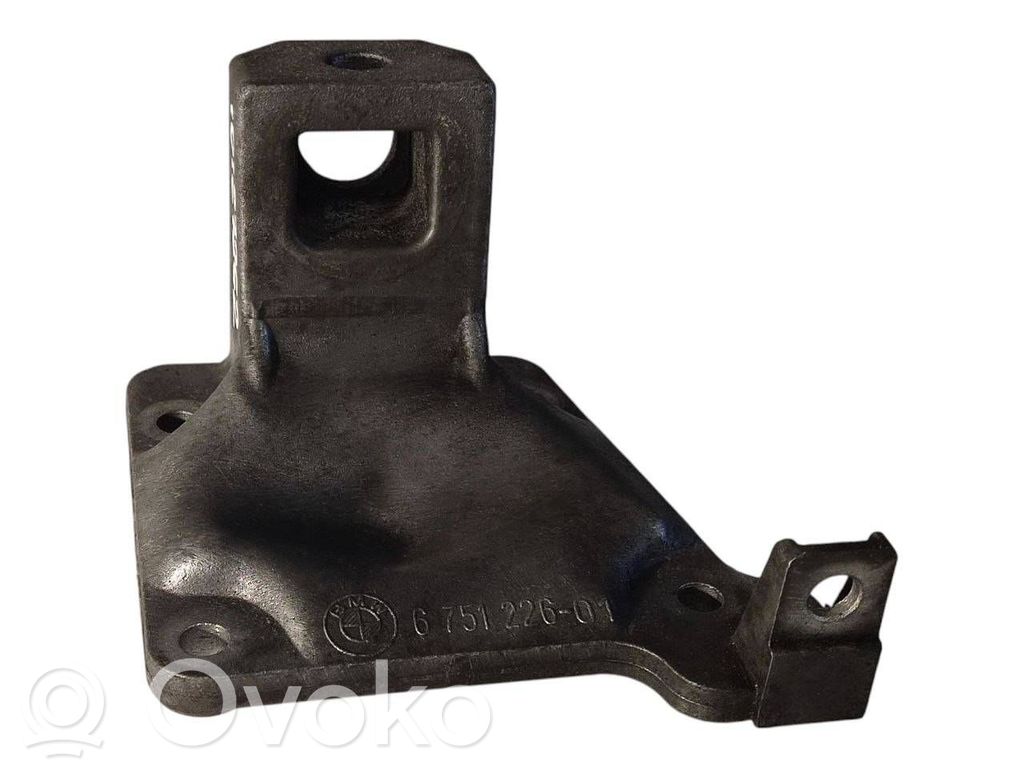 Dzinēja nostiprināšanas stiprinājums-kronšteins