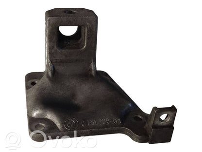 Dzinēja nostiprināšanas stiprinājums-kronšteins