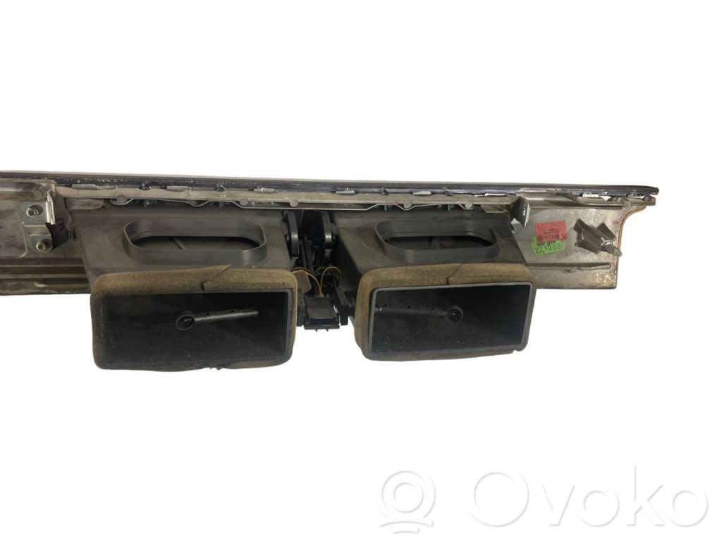 Декоративный щиток панели (центральный)