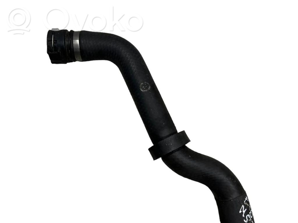 Caurulīte (-es) / šļūtene (-es)