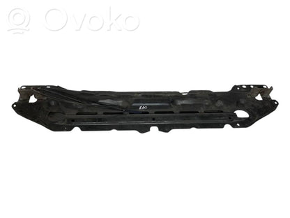 Radiatoru paneļa augšējā daļa (televizors)