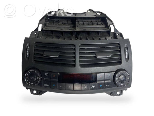 Air conditioning / climate control / interior heating control unit (in the passenger compartment)