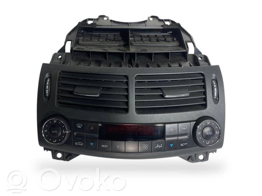 Gaisa kondicioniera / klimata kontroles / salona apsildes vadības bloks (salonā)