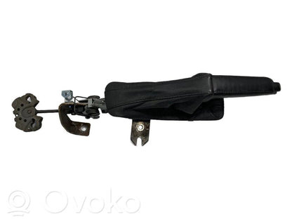 Rokas bremzes mehānisms (salonā)