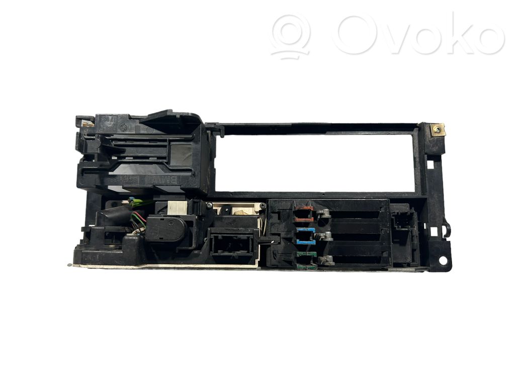Air conditioning / climate control / interior heating control unit (in the passenger compartment)