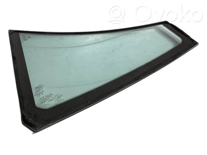 Маленькое стекло "А" в задней двери