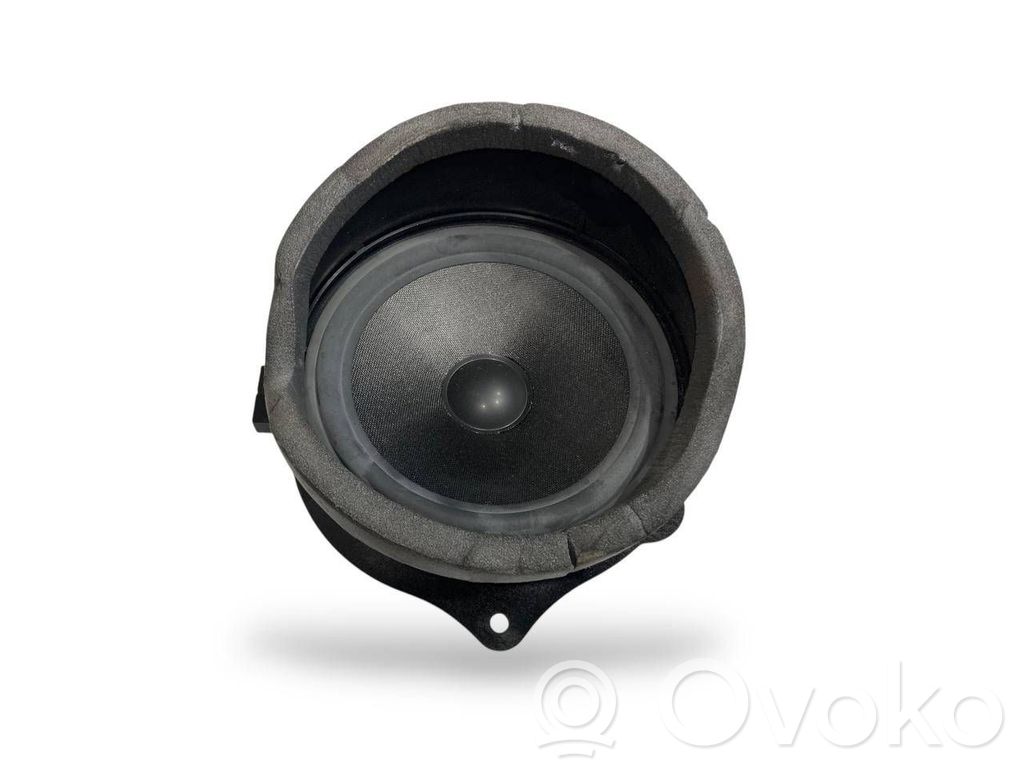 Skaļrunis (-i) priekšējās durvīs