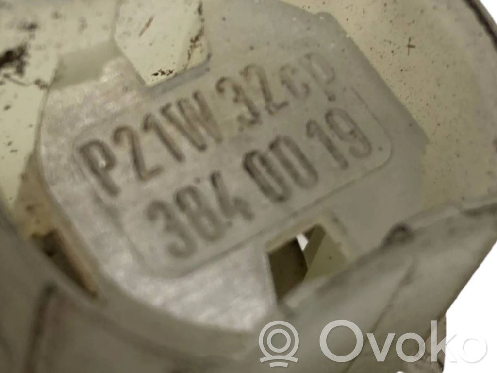 Aizmugurējā luktura detaļa