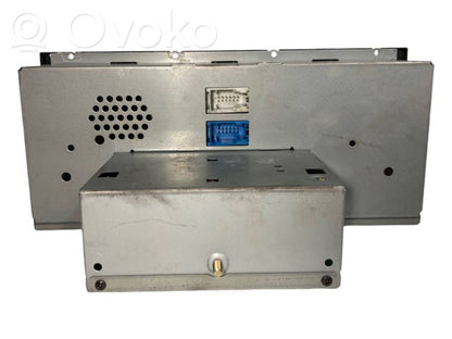 Radio / CD/DVD atskaņotājs / navigācija