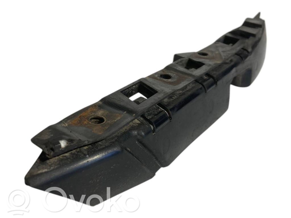 Priekšpusē bampera turētājs