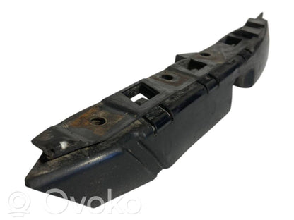 Priekšpusē bampera turētājs