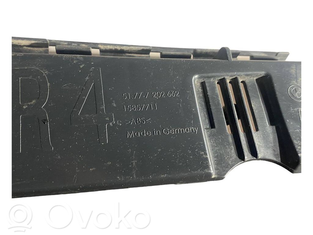 Rear bumper mounting bracket