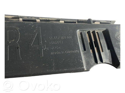 Rear bumper mounting bracket