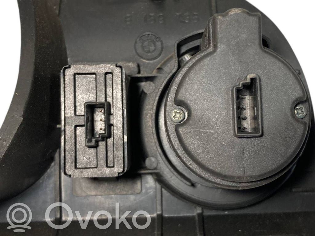 Instrumentu paneļa dekoratīvā apdare