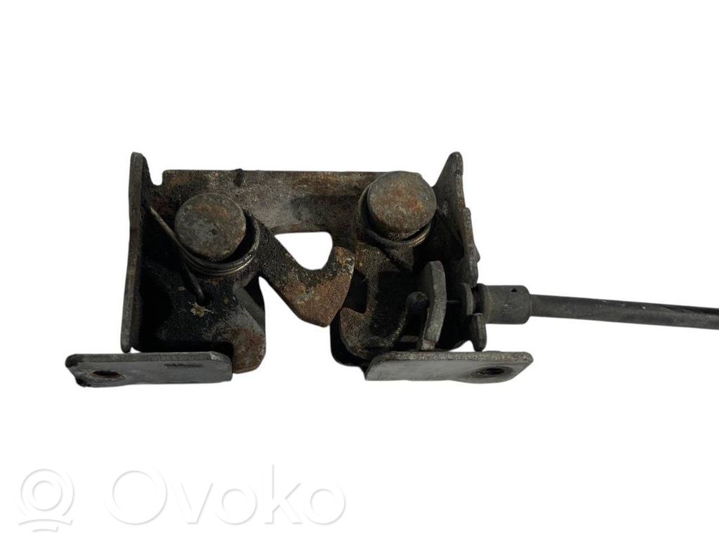 Замок капота двигателя