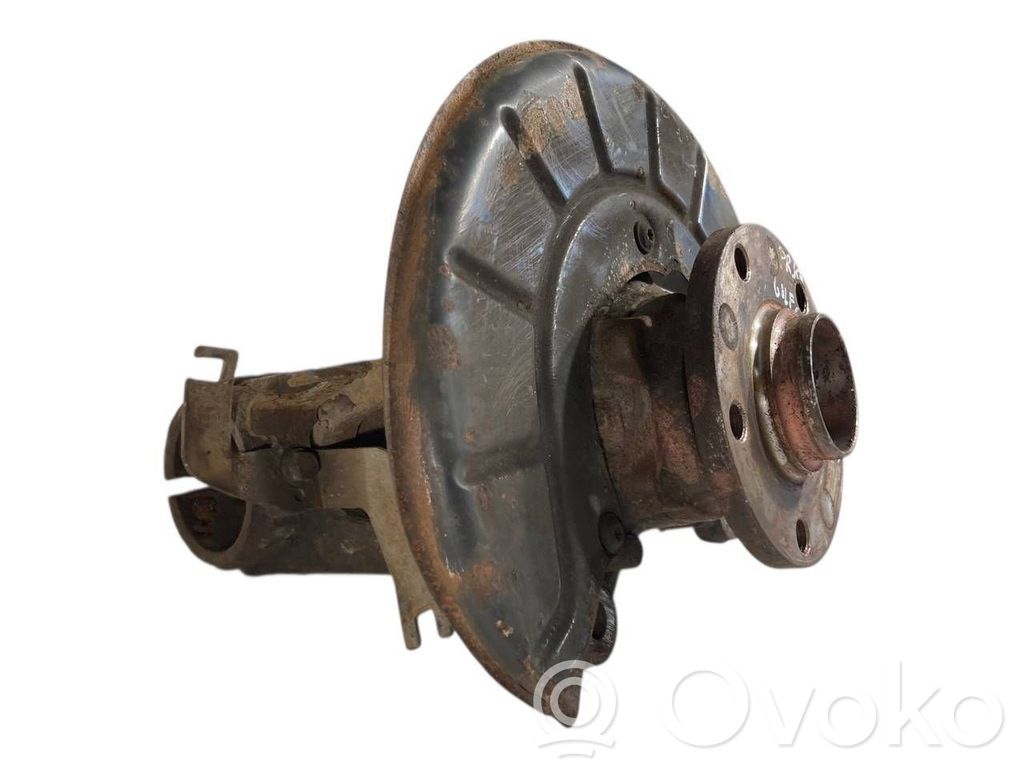 Priekšējā riteņa rumbas vārpstas šarnīrs (stupica, capfa)