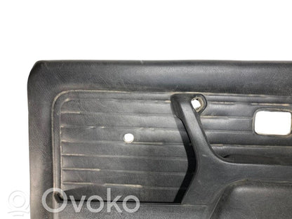 Priekšējo durvju apdare