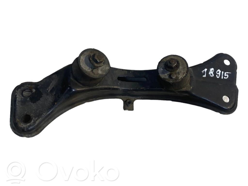 Кронштейн крепления трансмиссии