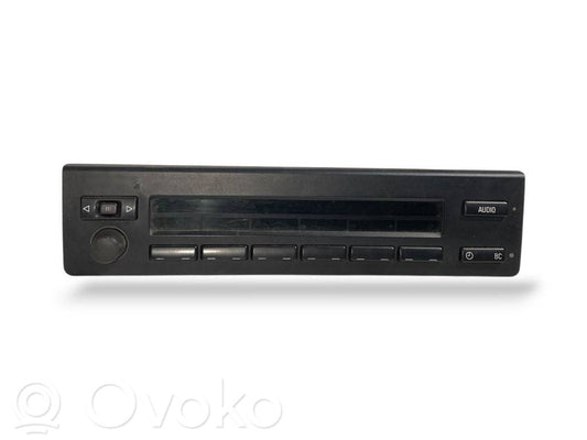 Radio / CD/DVD atskaņotājs / navigācija