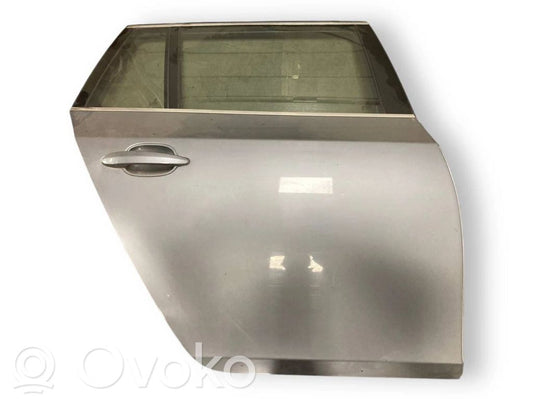 Aizmugurējās durvis