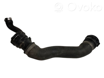 Caurulīte (-es) / šļūtene (-es)