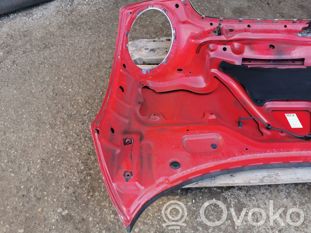 Dzinēja pārsegs (vāks)