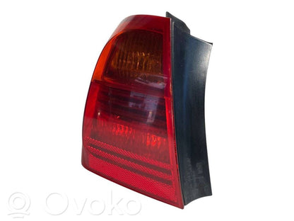 Aizmugurējais lukturis virsbūvē