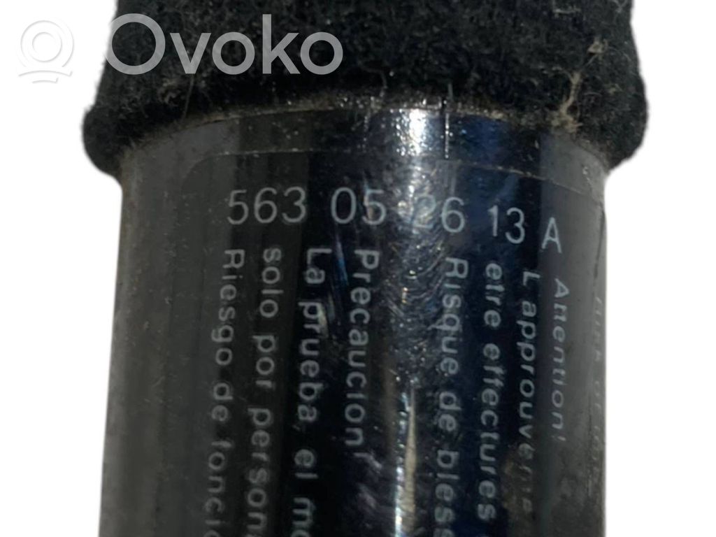 Priekšējās jostas sprādze