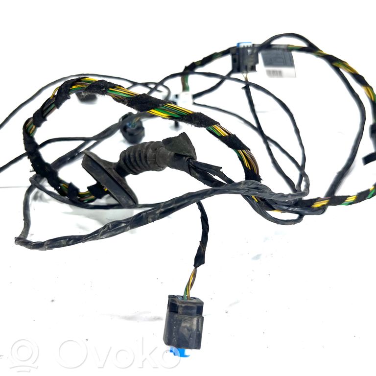 Parkošanas (PDC) sensoru vadu instalācija