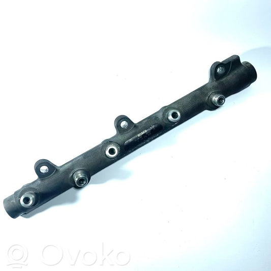 Fuel main pipe