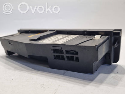 Gaisa kondicioniera / klimata kontroles / salona apsildes vadības bloks (salonā)