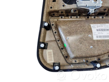 Apšuvums aizmugurējām durvīm