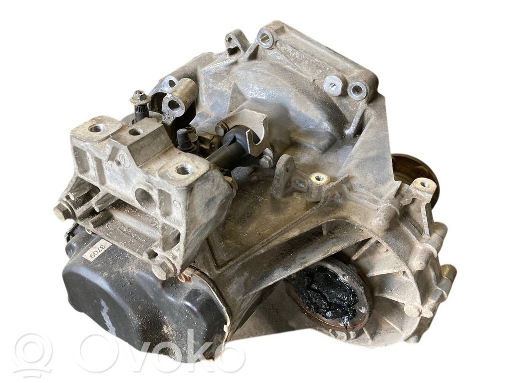 Mehāniska 5 ātrumu pārnesumkārba