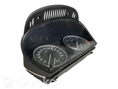 Speedometer (in the instrument panel)