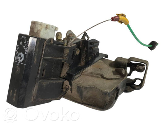 Aizmugurē slēdzene