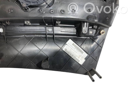 Apšuvums aizmugurējām durvīm