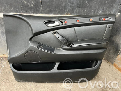 Priekšējo durvju apdare