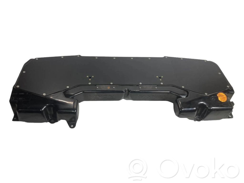 Skaļrunis (-i) aizmugurējā palodzē