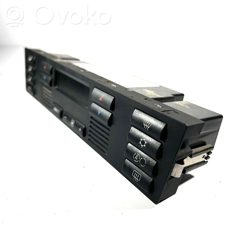 Gaisa kondicioniera / klimata kontroles / salona apsildes vadības bloks (salonā)