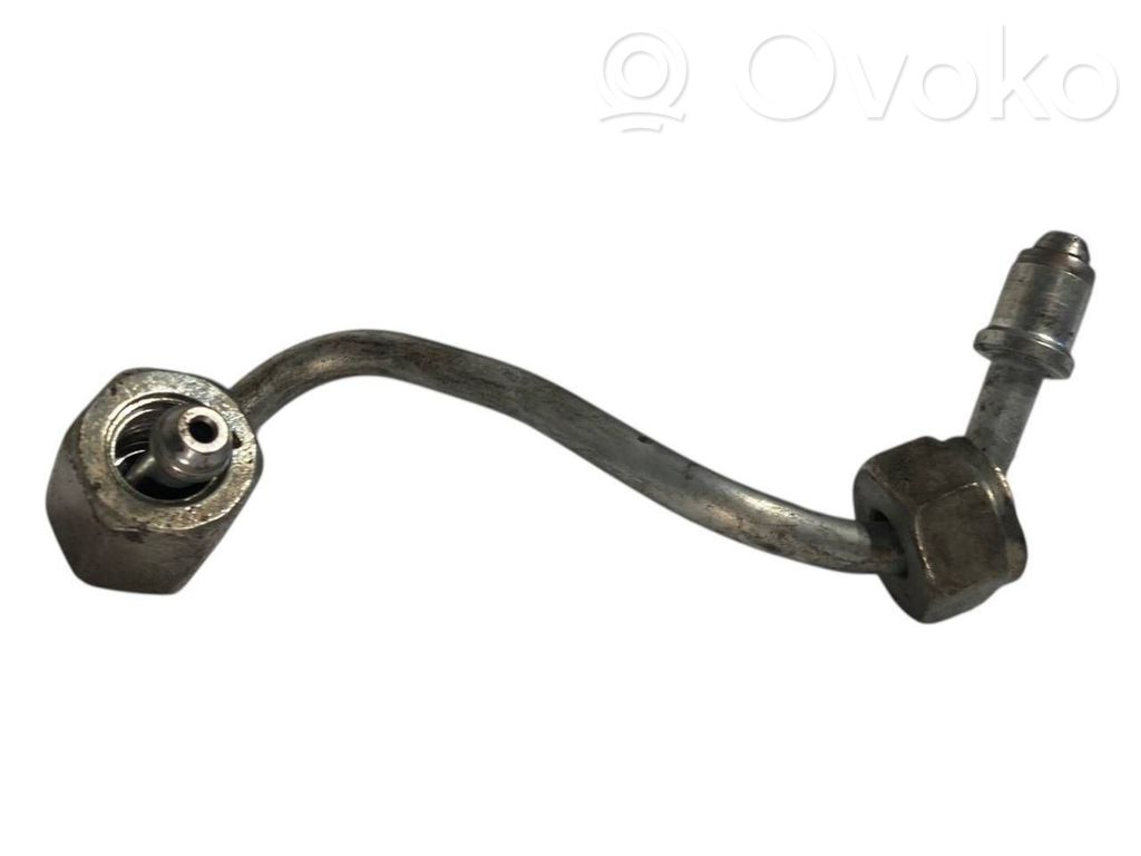 Degvielas caurulīte (-es)