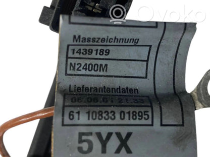 Fuel injector wires