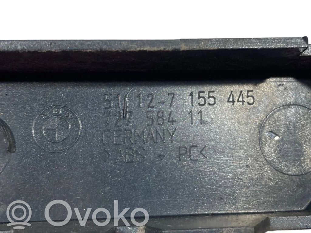 Aizmugurējā luktura dekoratīvā apdare