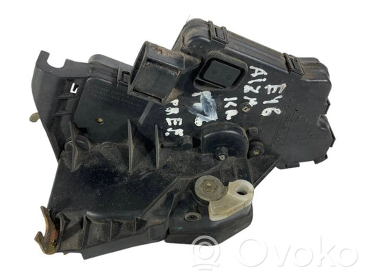 Замок сзади