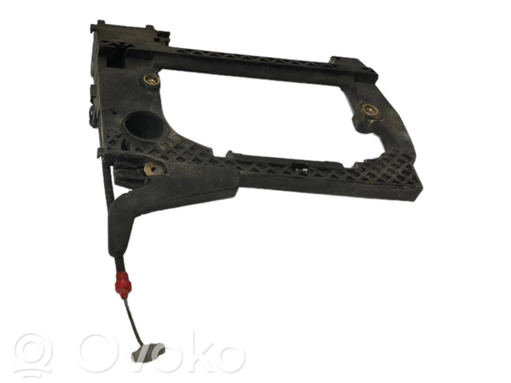 Holder/bracket for external opening handle at the front